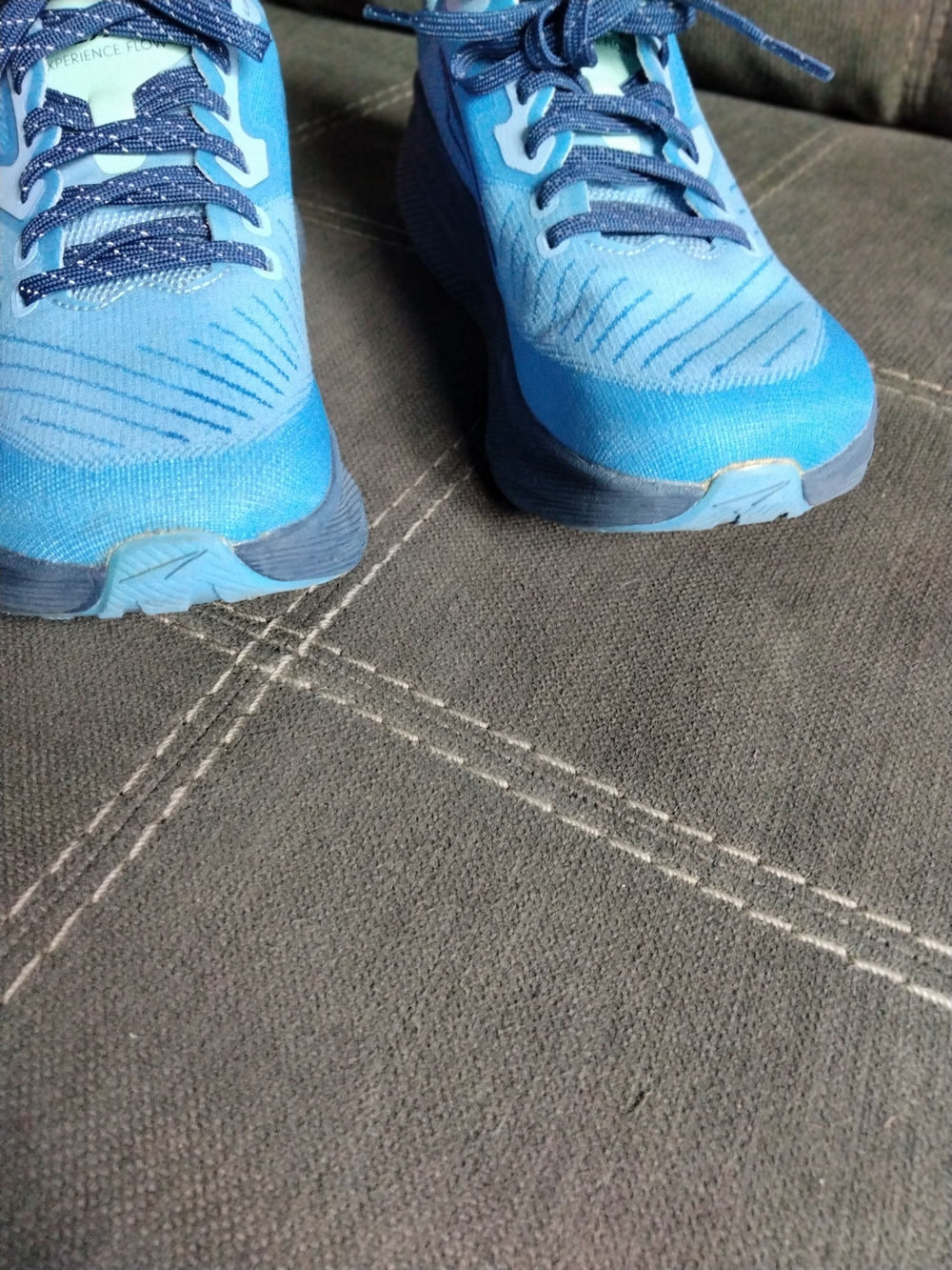 Altra Women's Torin 7 Sneaker Sz 7 Blue Road Running Walking Gym Lightweight - Picture 2 of 9
